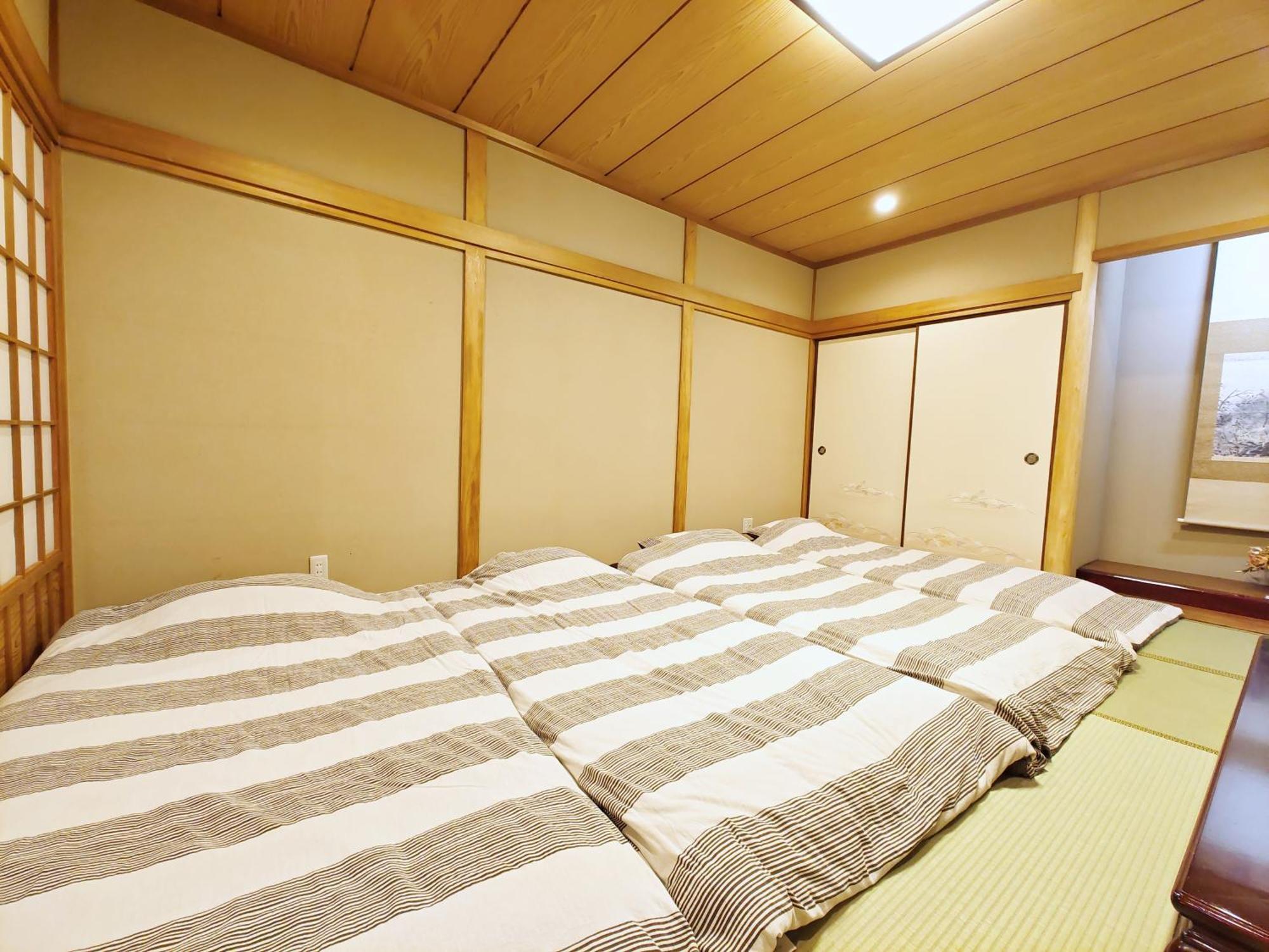 清潔#快適#広々なんば駅徒歩8分#9名宿泊可#Wi-Fiswitch#大画面tv Osaka Dış mekan fotoğraf