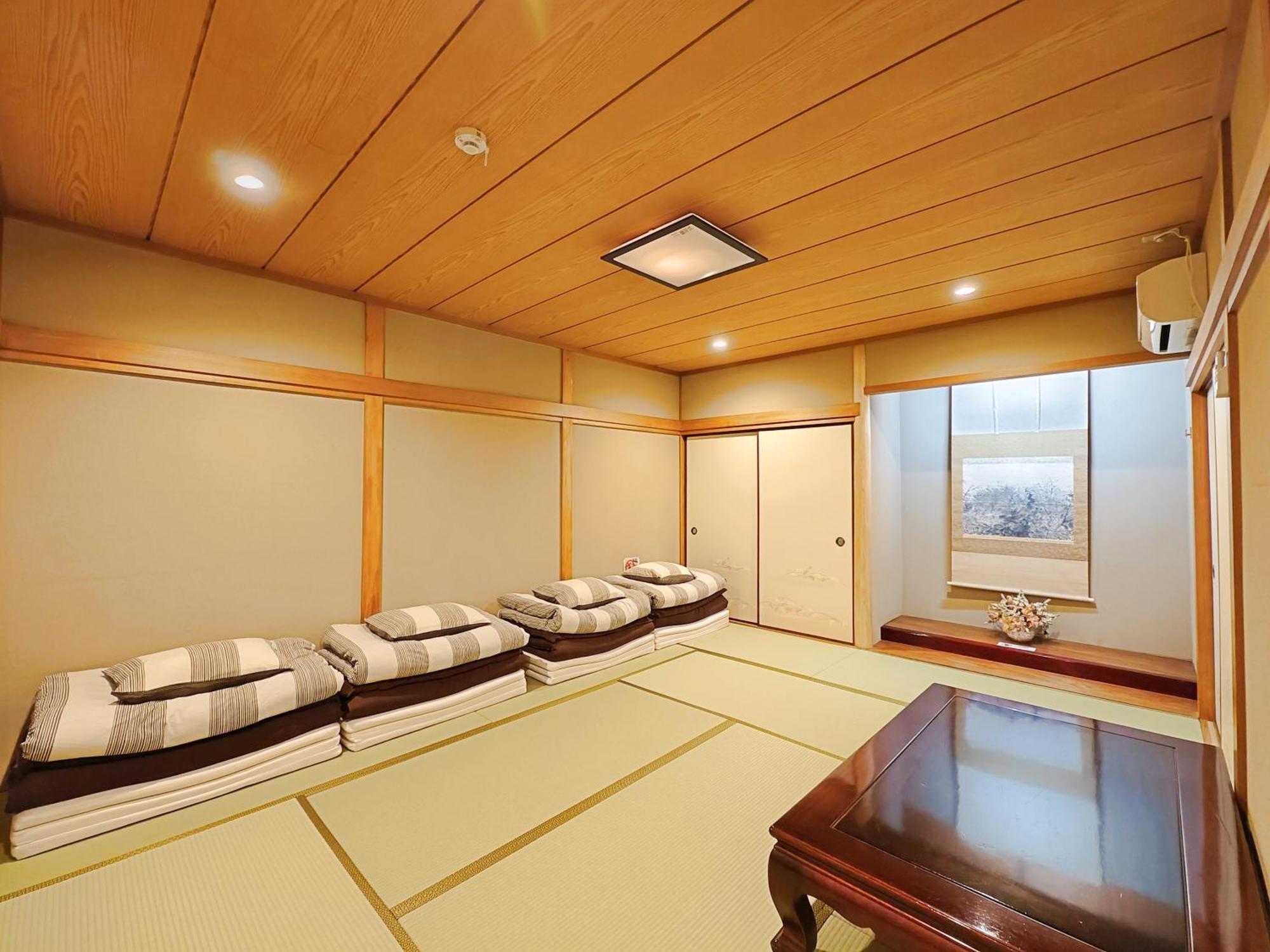 清潔#快適#広々なんば駅徒歩8分#9名宿泊可#Wi-Fiswitch#大画面tv Osaka Dış mekan fotoğraf